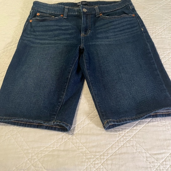 GAP 9'' Bermuda Denim Shorts Stretch Dark Indigo Blue Classic Women 10/30 NWOT - Picture 4 of 8